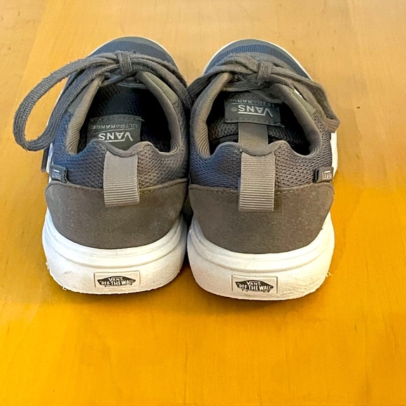 VANS ATHLETIC SHOES - Picture 2 of 4